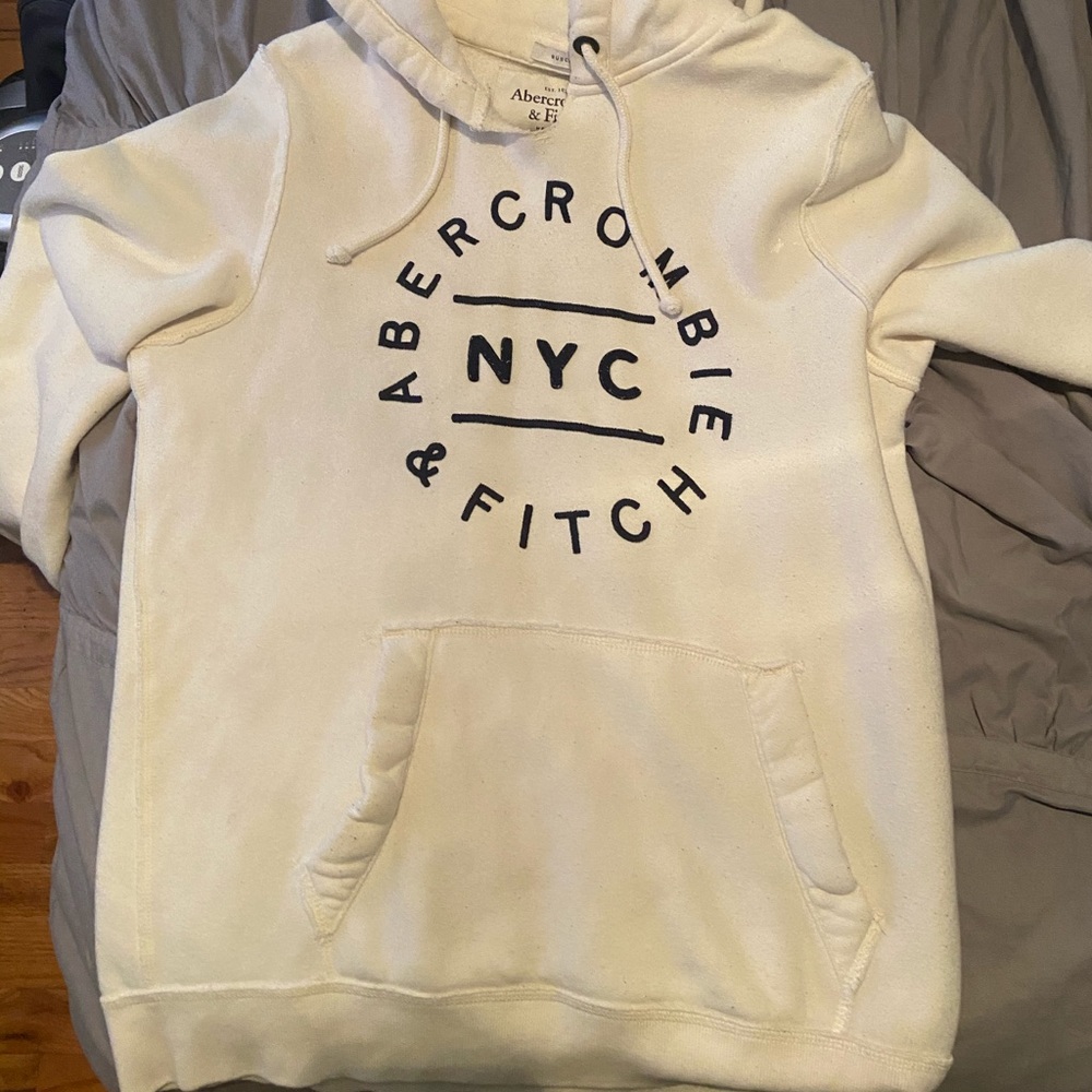 White anf sweatshirt